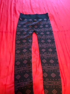 Aventura Black and Purple Geometric Kids Leggings